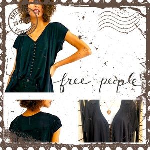 HOST PICK!! Adorable Black Free People Flowey Top